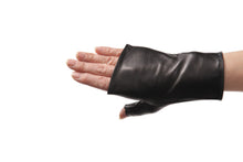 画像をギャラリービューアに読み込む, 【ラスト1点!】レディース手袋◇ナパレザーフィンガーレスグローブ◇ブラウン/BROWN《シルク》